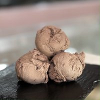 Мороженое твердое пломбир шоколадный